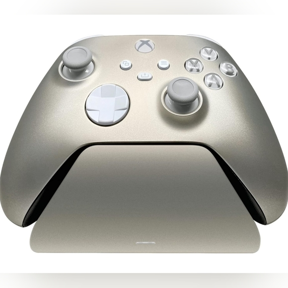 Razer Universal Quick Charging Stand for Xbox Series X|S, Lunar Shift - Picture 1 of 16